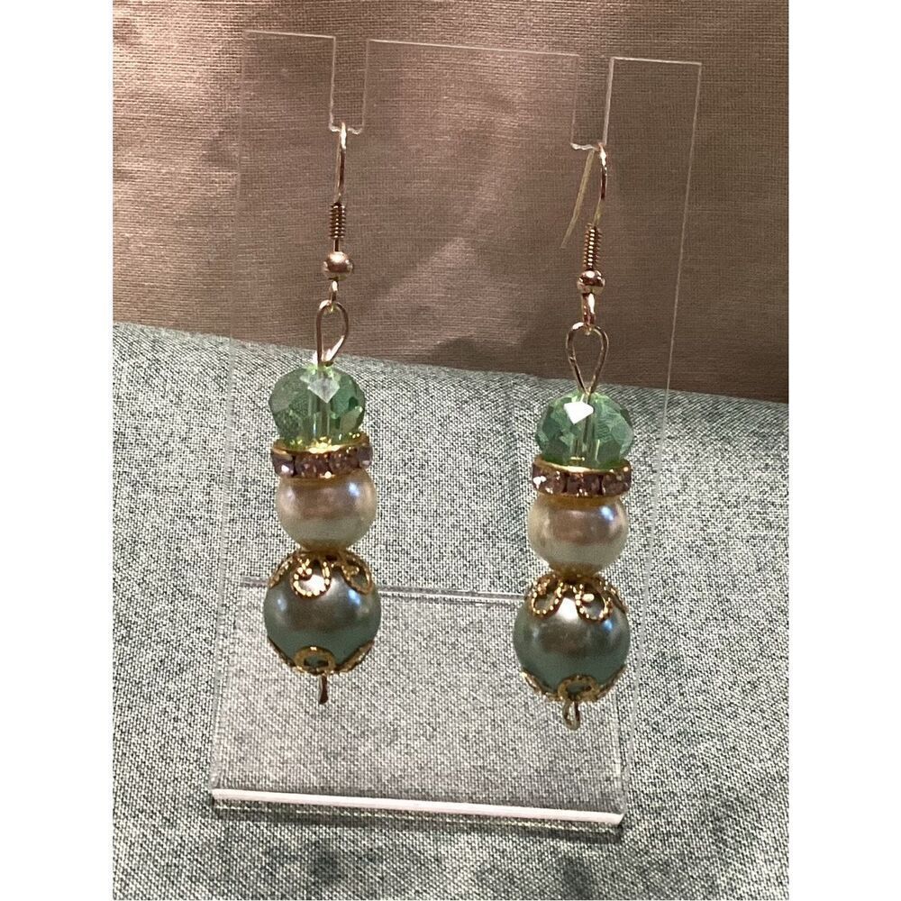 NWOT. Green Bead Drop Earrings with Goldtone Accents